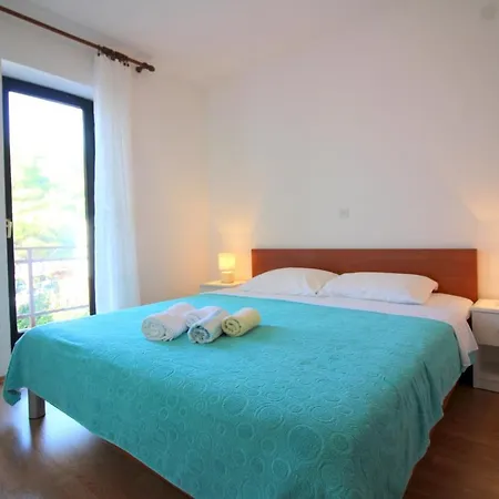 In Porec/istrien 9919 Holiday home *