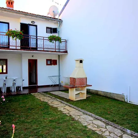 In Porec/istrien 9919 Holiday home *