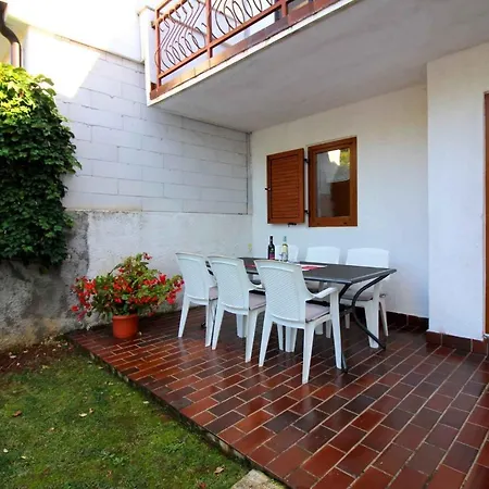In Porec/istrien 9919 Holiday home Porec